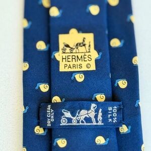 Hermès Silk Tie Escargot Snail Print Blue Made in France Navy